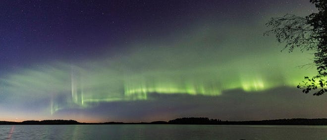 Auroras shaped as dunes