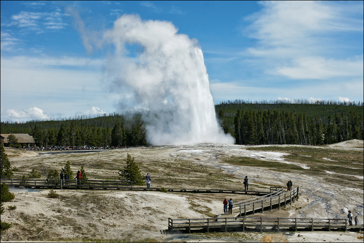 Exploring Yellowstone's Plumbing | Youngzine